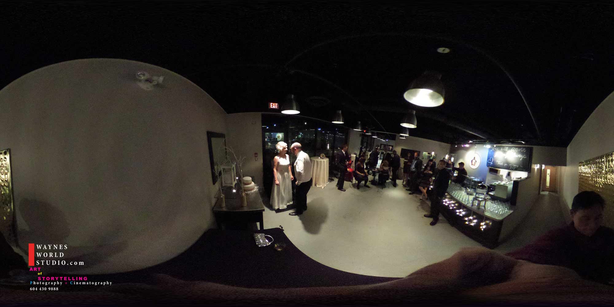 Cake cutting reception with 360 degree VR